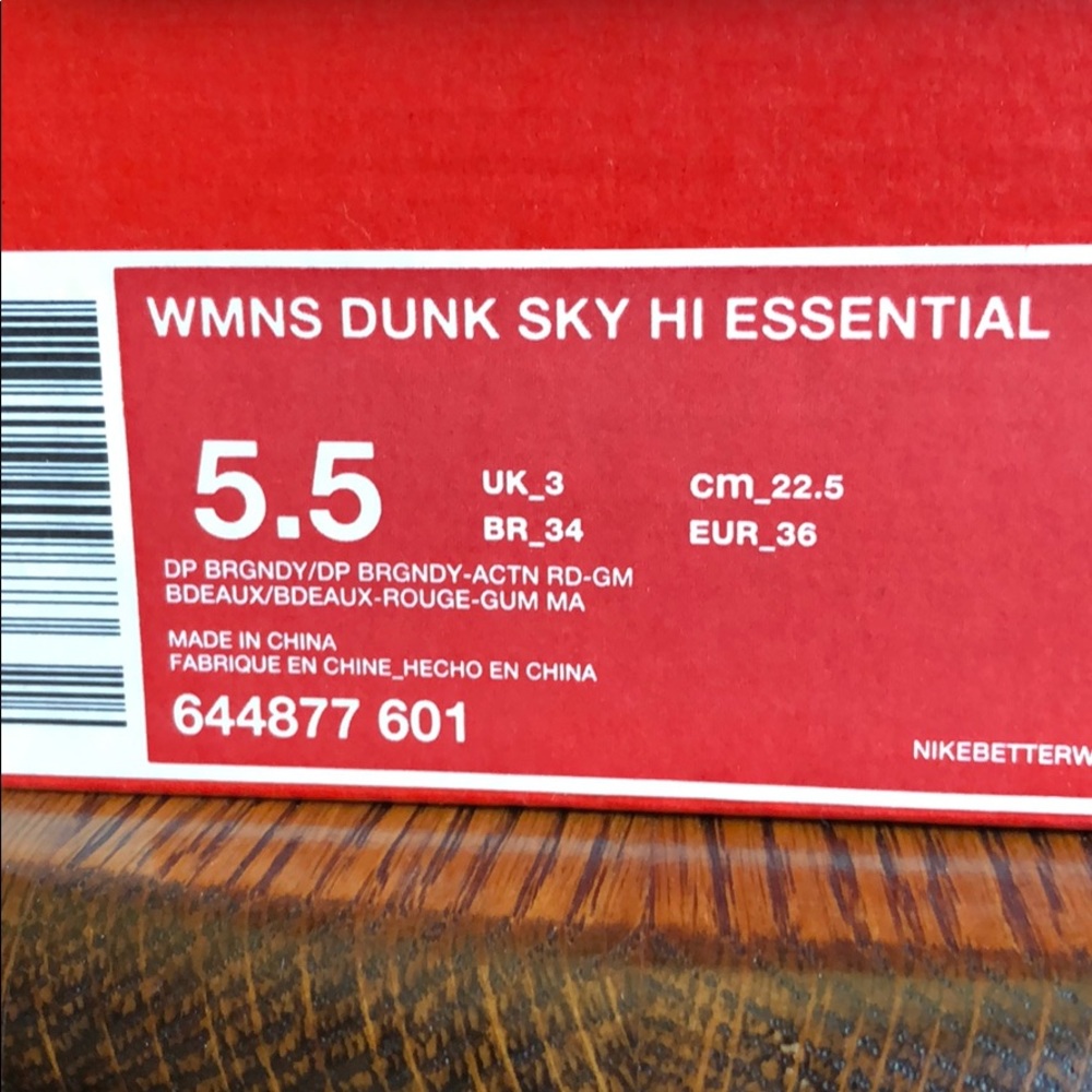 Woman dunk sky hi essential